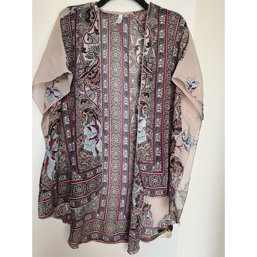 Live 4 truth Floral Kimono